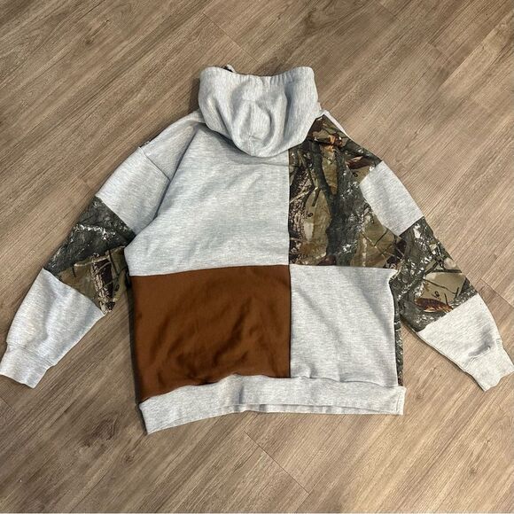 Carhartt Upcycled Handmade Gray Camouflage Relaxed Patchwork Hoodie Sweater - Picture 3 of 4